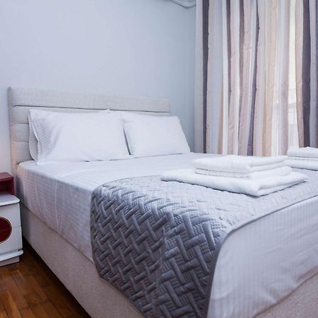 Central 2 Bd Apt With Balcony By Monastiraki Athene Buitenkant foto