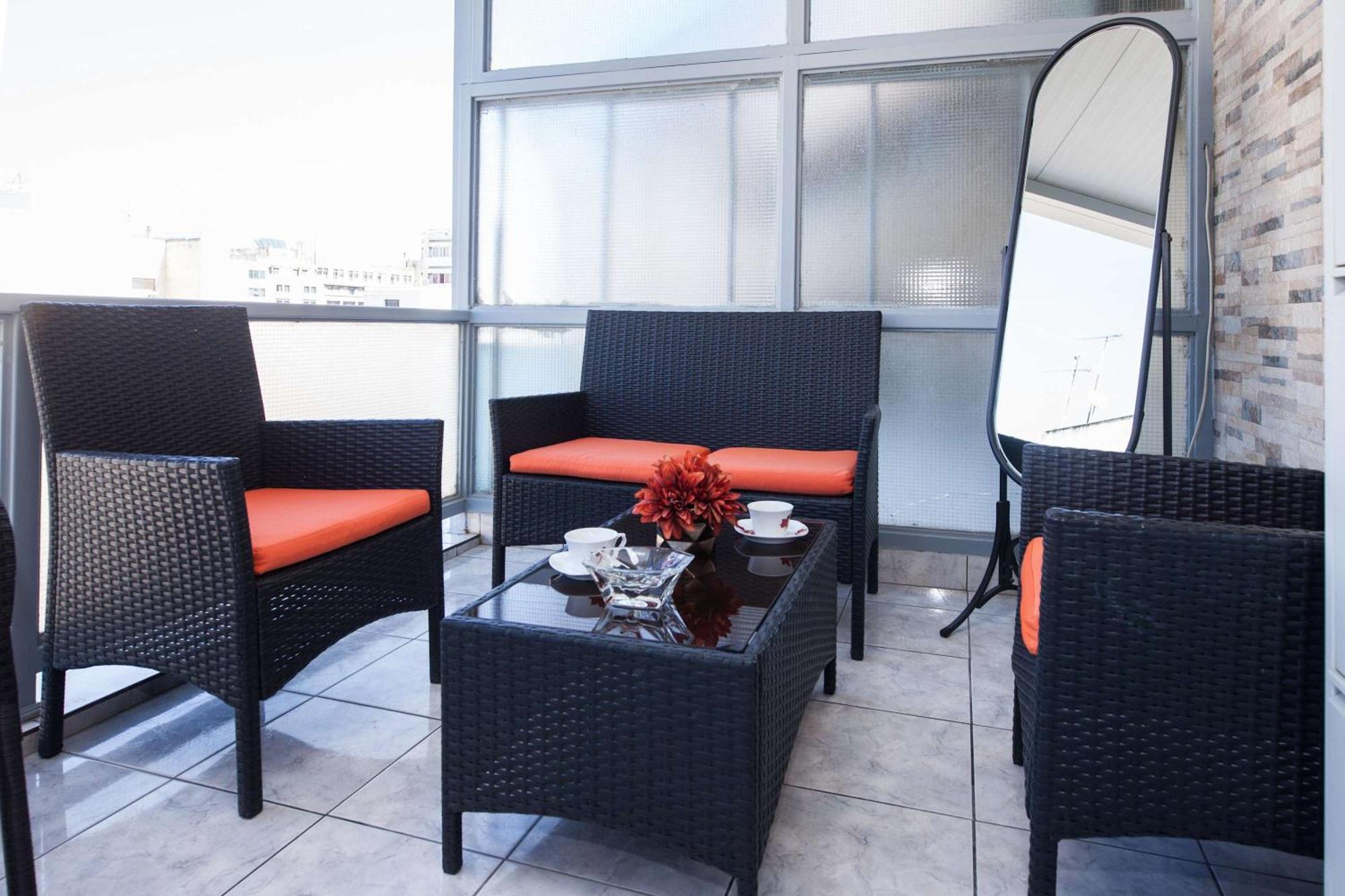 Central 2 Bd Apt With Balcony By Monastiraki Athene Buitenkant foto