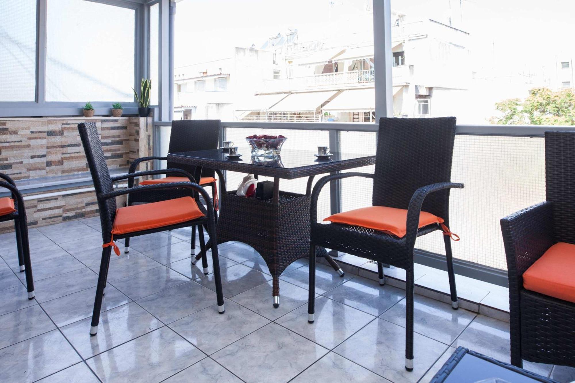 Central 2 Bd Apt With Balcony By Monastiraki Athene Buitenkant foto