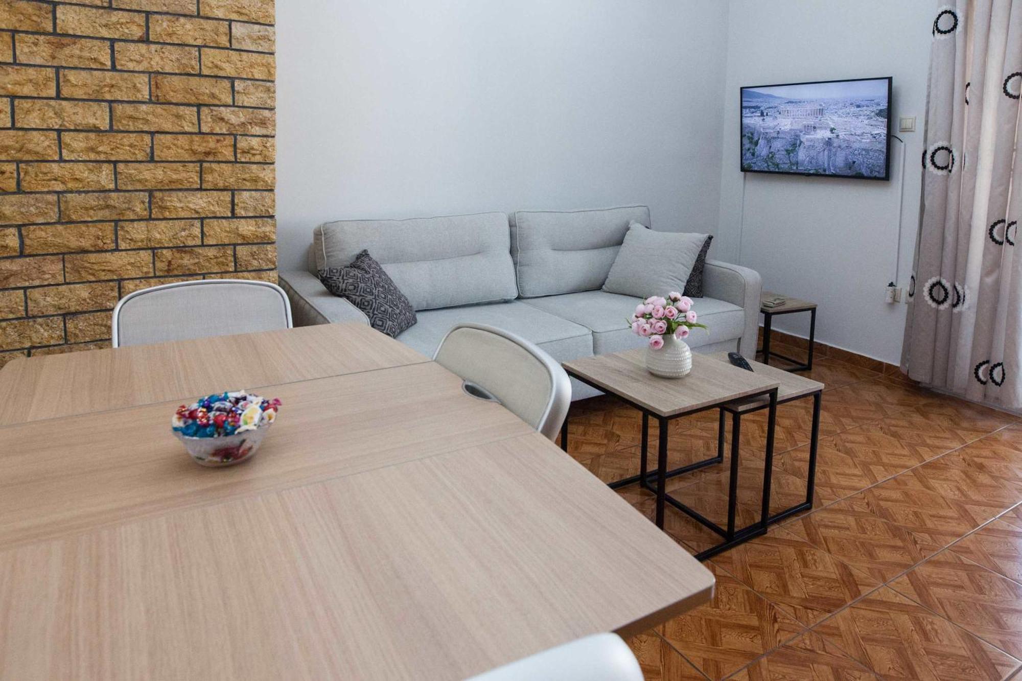 Central 2 Bd Apt With Balcony By Monastiraki Athene Buitenkant foto