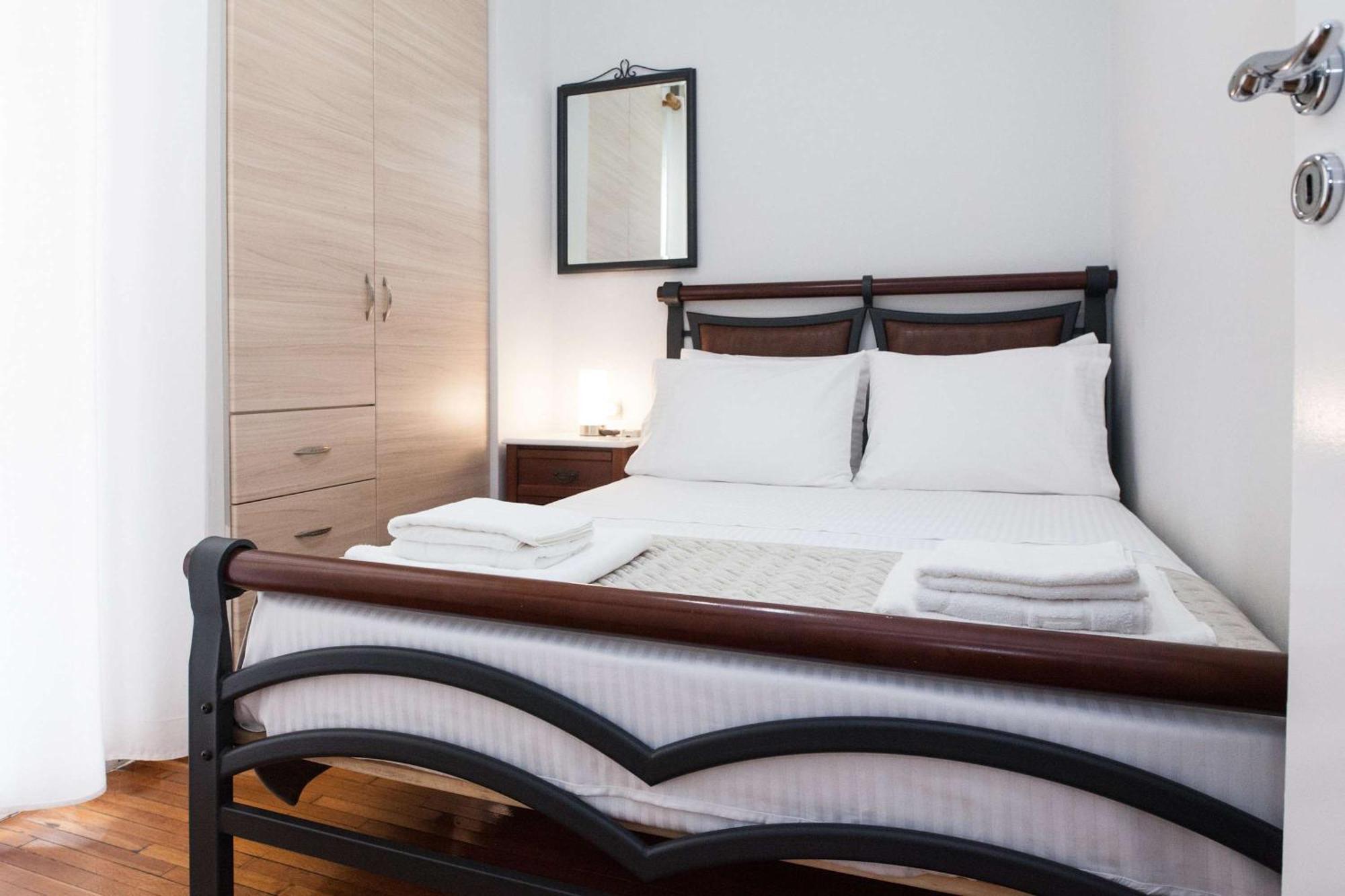 Central 2 Bd Apt With Balcony By Monastiraki Athene Buitenkant foto