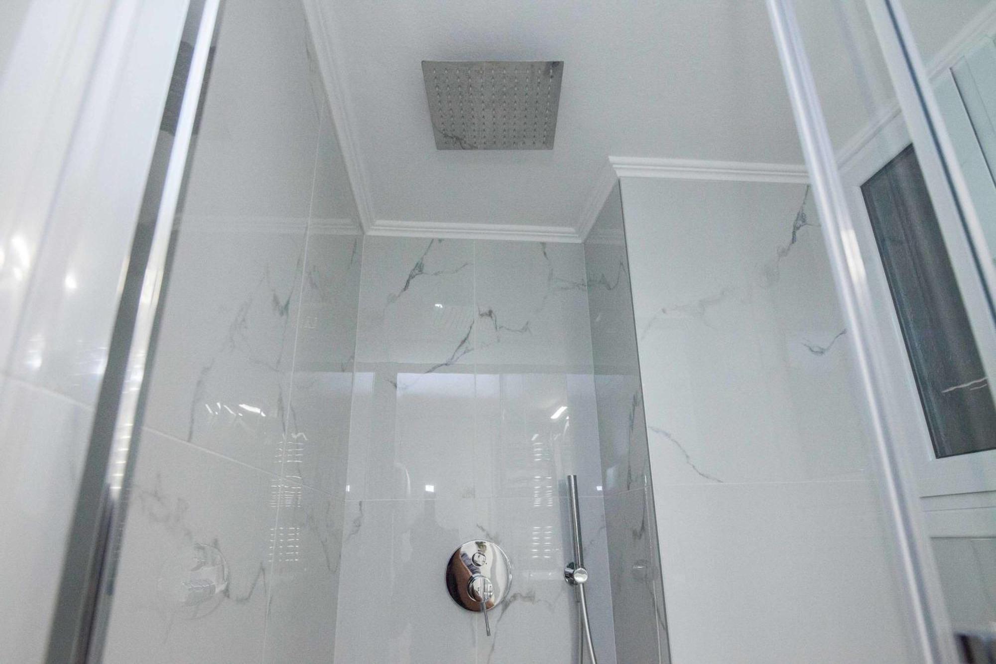 Central 2 Bd Apt With Balcony By Monastiraki Athene Buitenkant foto